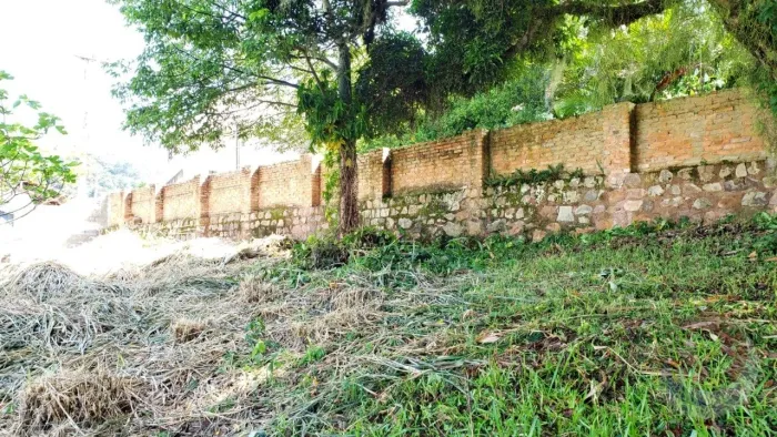 Terreno de 949.6m² no bairro Agronômica