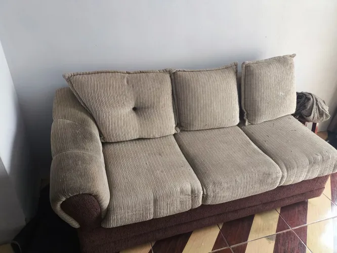 Sofá 3 lugares 