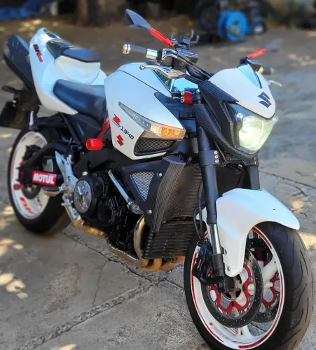 Suzuki GSX b-king 1340 CC