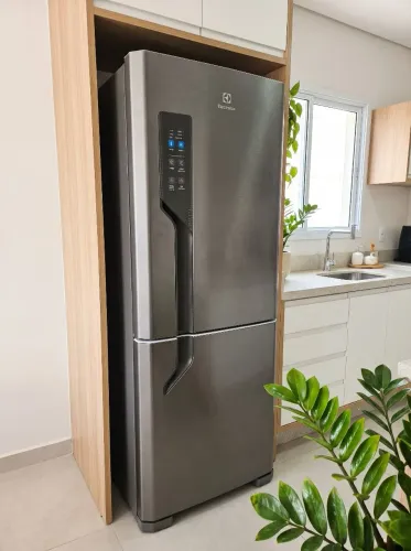 Geladeira Electrolux - Gela o Freezer / Para Reparo ou Peças