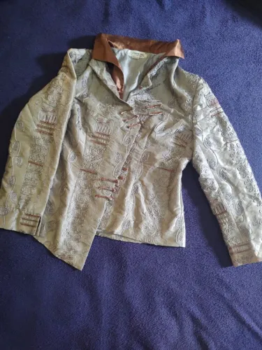 Blazer importado em seda bordado á mão