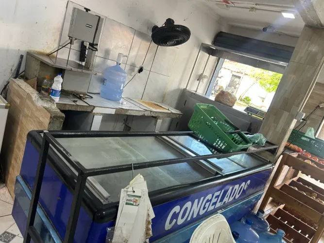 Vendo mercadinho no ponto de trabalhar