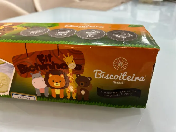 Kit biscoiteira bichinhos 4 carimbos