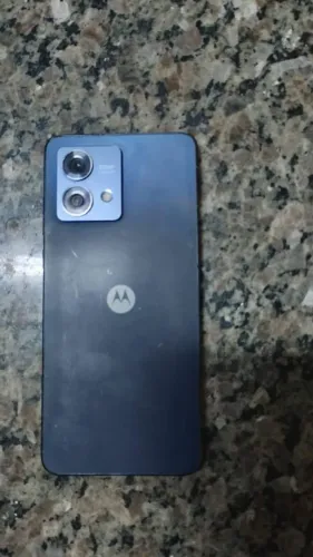 Moto g84
