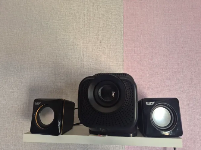 Vendo Mini Projetor HY320
