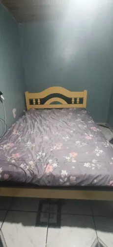 Vendo cama com colchão,300