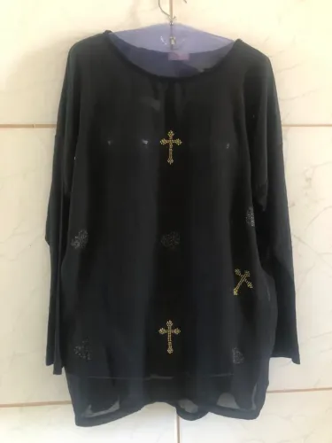 Blusa preta (M) Marca: OffRio