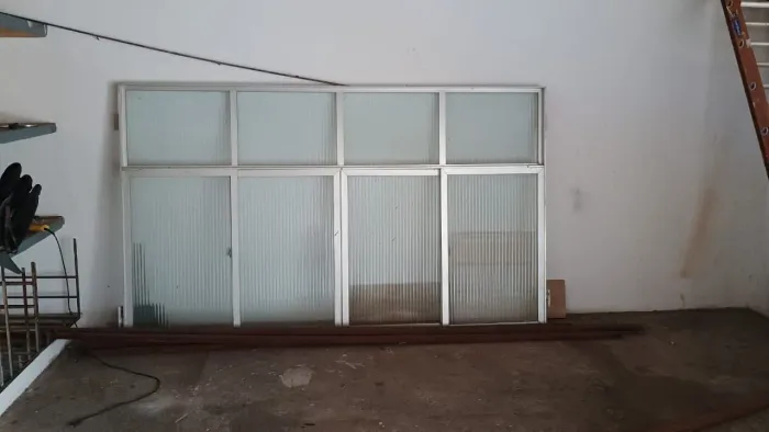 Janelão de alumínio 