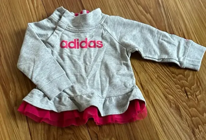 blusa moletom adidas tamanho 6 meses importada (desapego)