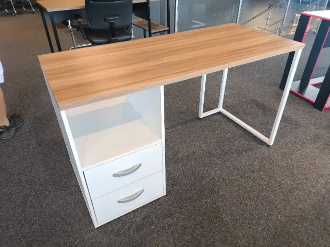 Mesa de Escritório com 2 Gavetas e Nicho - 0,75x1,35x0,60 - (ENTREGAS EM ATÉ 24h)!