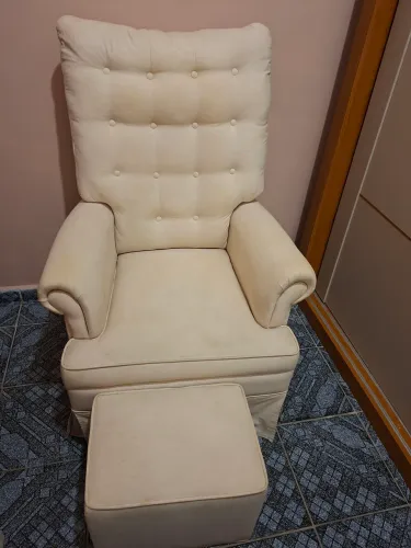 Poltrona de amamentação Lilibee - com Puff 