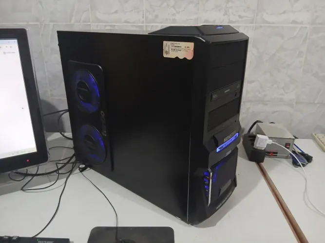 Computador I7 com Mknitor TV 24"