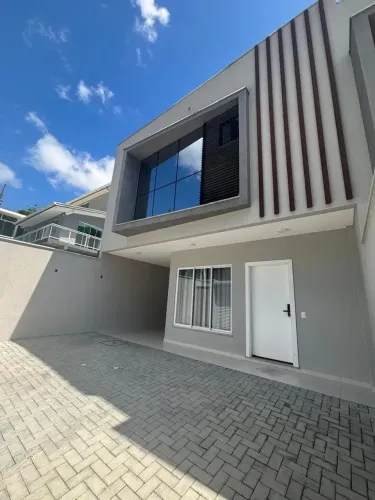 SOBRADO EM ITAPEMA, COM 03 SUITES, 03 VAGAS, FINANCIÁVELl!!! Morretes
