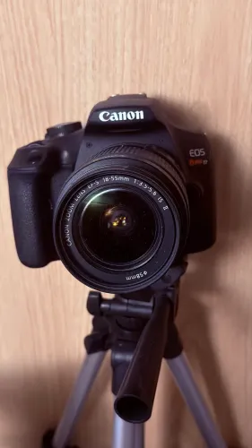 CANON EOS REBEL T7 