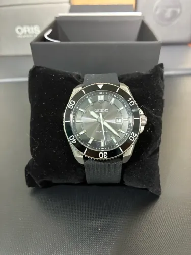 Relógio Orient SolarTech Preto - Solar 100m + Pulseira de Aço