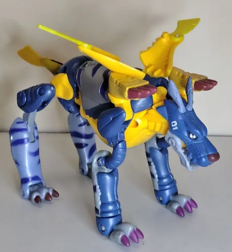 Boneco do digimon adventure - Gabumon digivolving Metalgarurumon