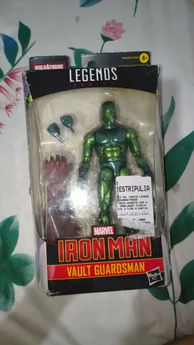 BONECO MARVEL LEGENDS VAULT GUARDSMAN ORIGINAL