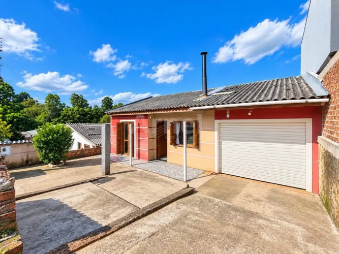 Casa 02 dormitórios na Petrópolis em Passo Fundo, para venda.