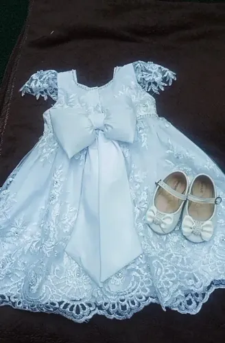Vestido de batizado e festa 