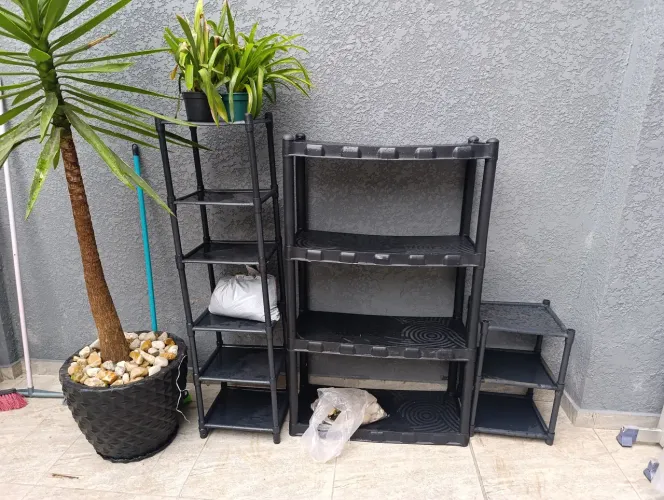 Kit com 3 prateleiras de plástico, 