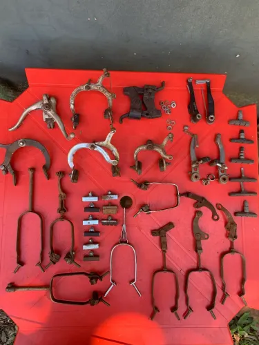 Lote de Peças Antigas de Bicicleta Vintage - Colecionador/Restauração