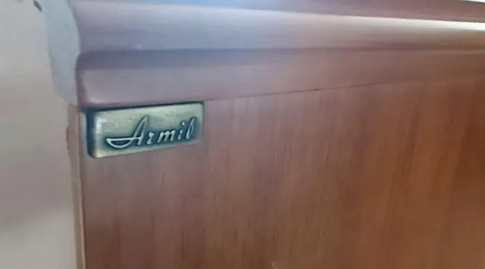 Vendo cômoda de madeira maciça Arnil ?oportunidade