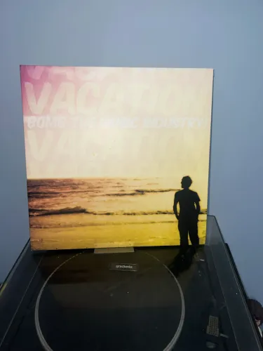 LP - BOMB THE MUSIC INDUSTRY! - VACATION - IMPORTADO - VINIL COLORIDO - RARO