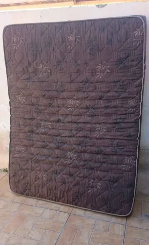 Vendo colchão de casal em ótimo estado entrego passo cartão de crédito dencidade 33