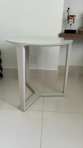 Mesa lateral marca Prima Linea