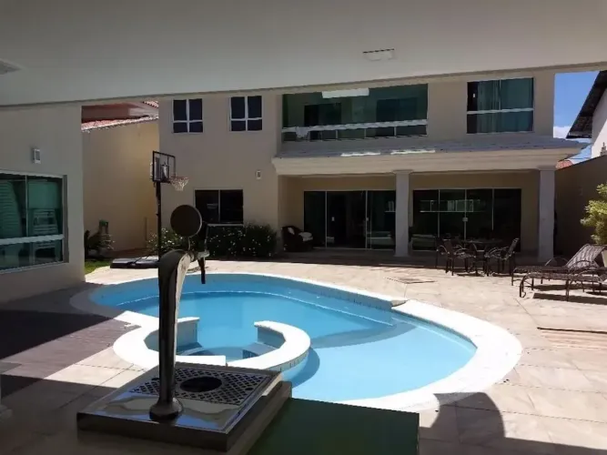 BS IMOBILIÁRIA VENDE Belíssima casa duplex, toda clean, super modernizada.