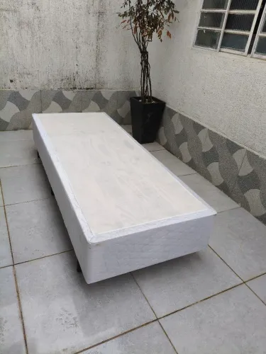 Base para cama solteiro (não acompanha colchão)