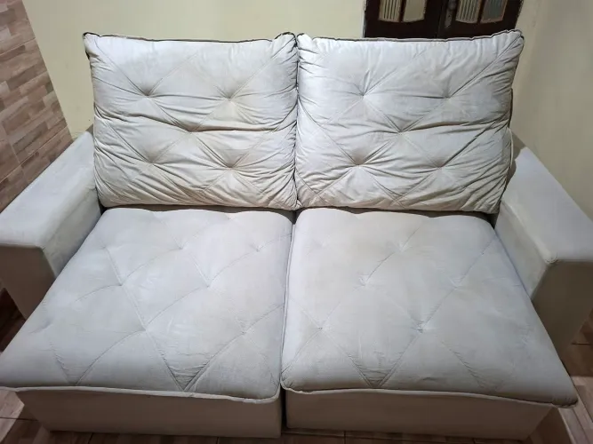 Sofá retrátil comprado na rua  do Aragão.