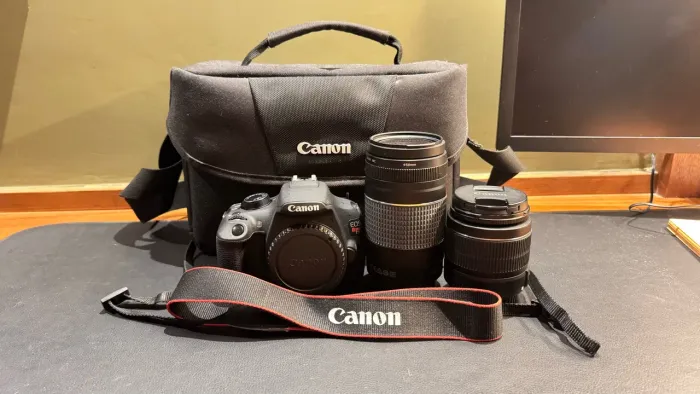 Canon EOS Rebel T5 + Lentes 18-55mm IS II e 75-300mm | Kit Completo