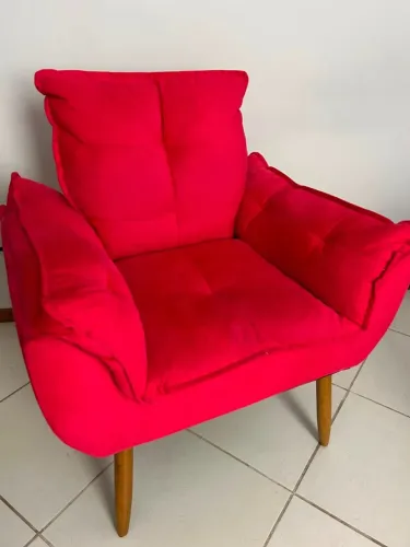 Poltrona Decorativa Opala Vermelha (Suede)