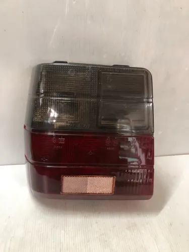 Lanterna traseira esquerda Fiat Uno anos 84/2004