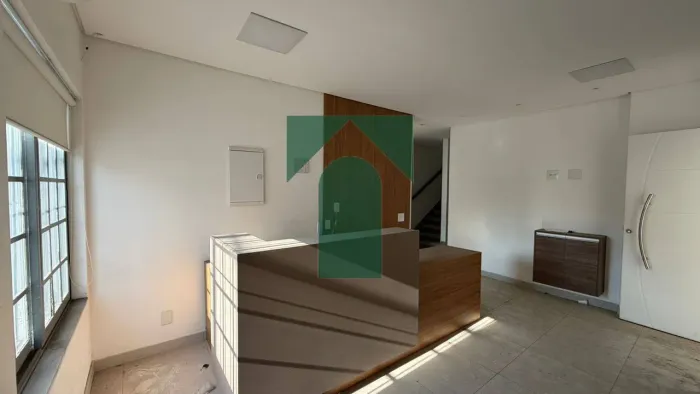 Sobrado comercial para alugar com 198m² 5 salas e 3 vagas (Vila Assunção)