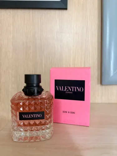 Valentino Donna Born In Roma 