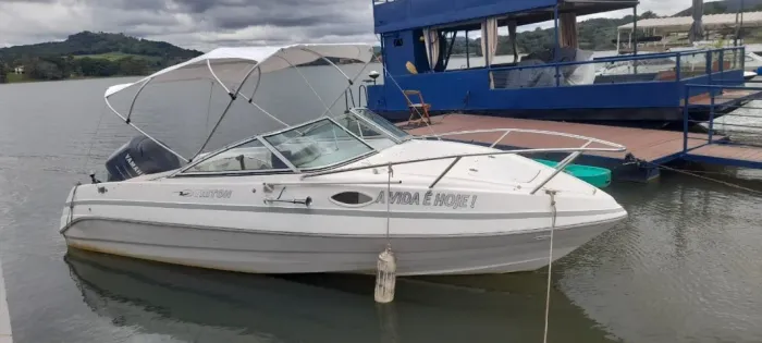 Lancha Triton 20 pés