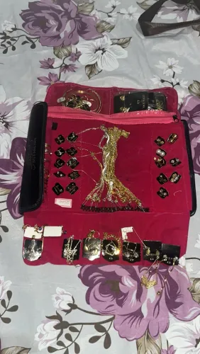 Kit semi joias com mais de 50 peças