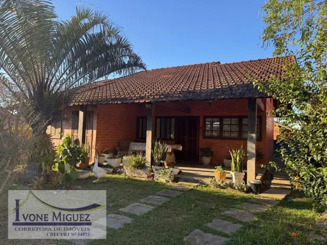 Casa em Village São Roque - Miguel Pereira, RJ