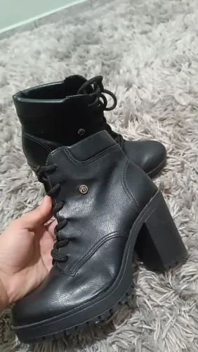 Bota cano curto e salto grosso - VIA MARTE - cor preta/tamanho 34