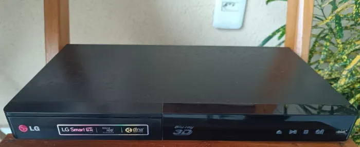 LG Leitor de Blu-ray, Blu-ray 3D, DVD e CD, Entrada USB, Acompanha Controle remoto