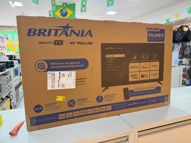 Smart TV 42" Britânia Roku TV Dolby Audio - Nova, Nunca Utilizada