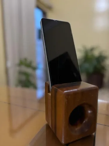 Suporte apoio amplificador de som para celular