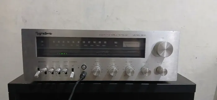 Receiver Gradiente Model 1300 Revisado. 