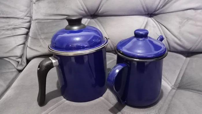 Kit Leiteira e Bule Esmaltados Ágata Azul - Excelente Estado