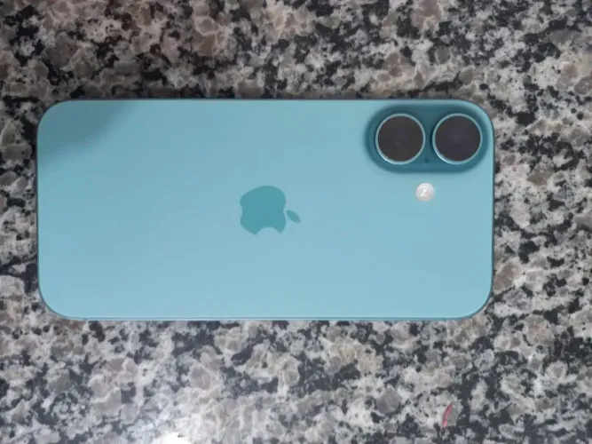 iPhone 16