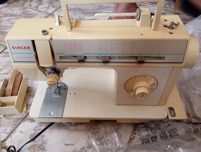 Máquina de costura Singer