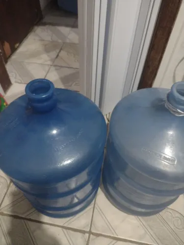 Dois galões por apenas 50 reais 