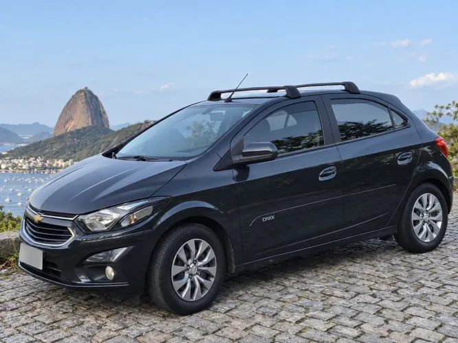 Chevrolet Onix Hatch LT 1.4 8V Flex Aut. 4P 2018